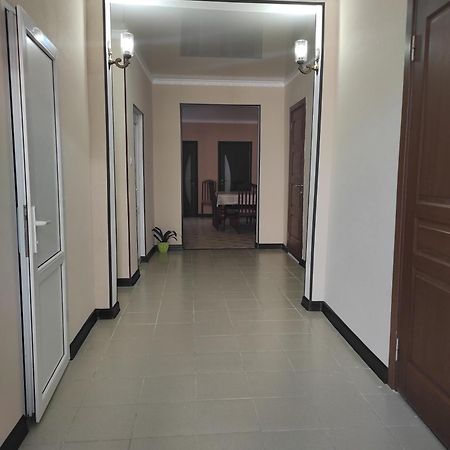 Hotel Гостевой Дом Лума Sukhumi Esterno foto