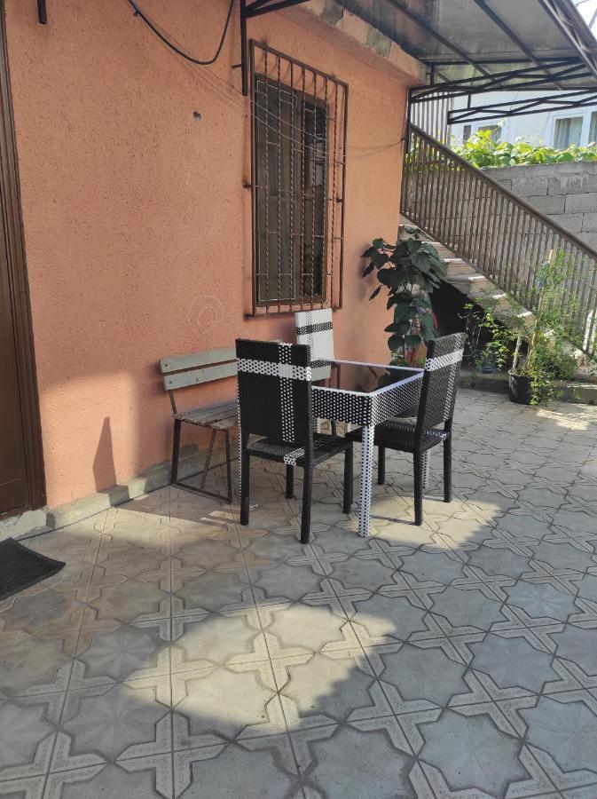 Hotel Гостевой Дом Лума Sukhumi Esterno foto