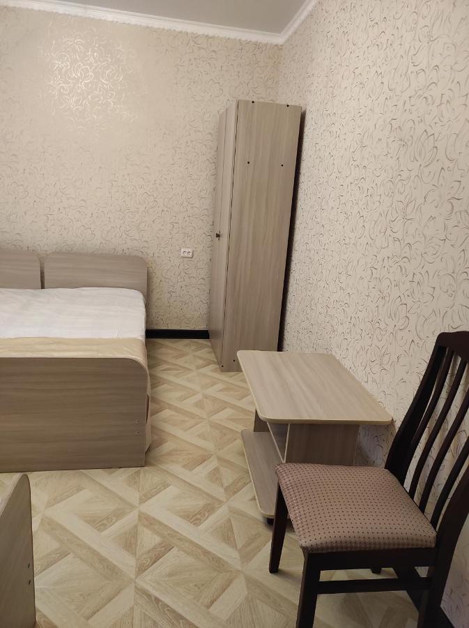 Hotel Гостевой Дом Лума Sukhumi Esterno foto