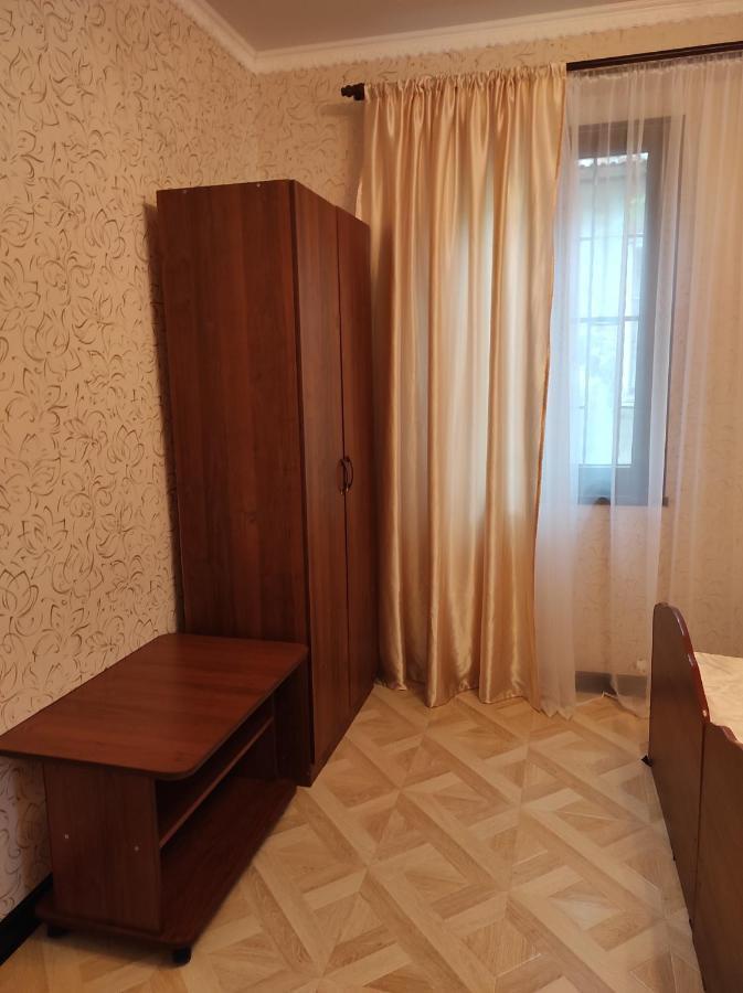 Hotel Гостевой Дом Лума Sukhumi Esterno foto